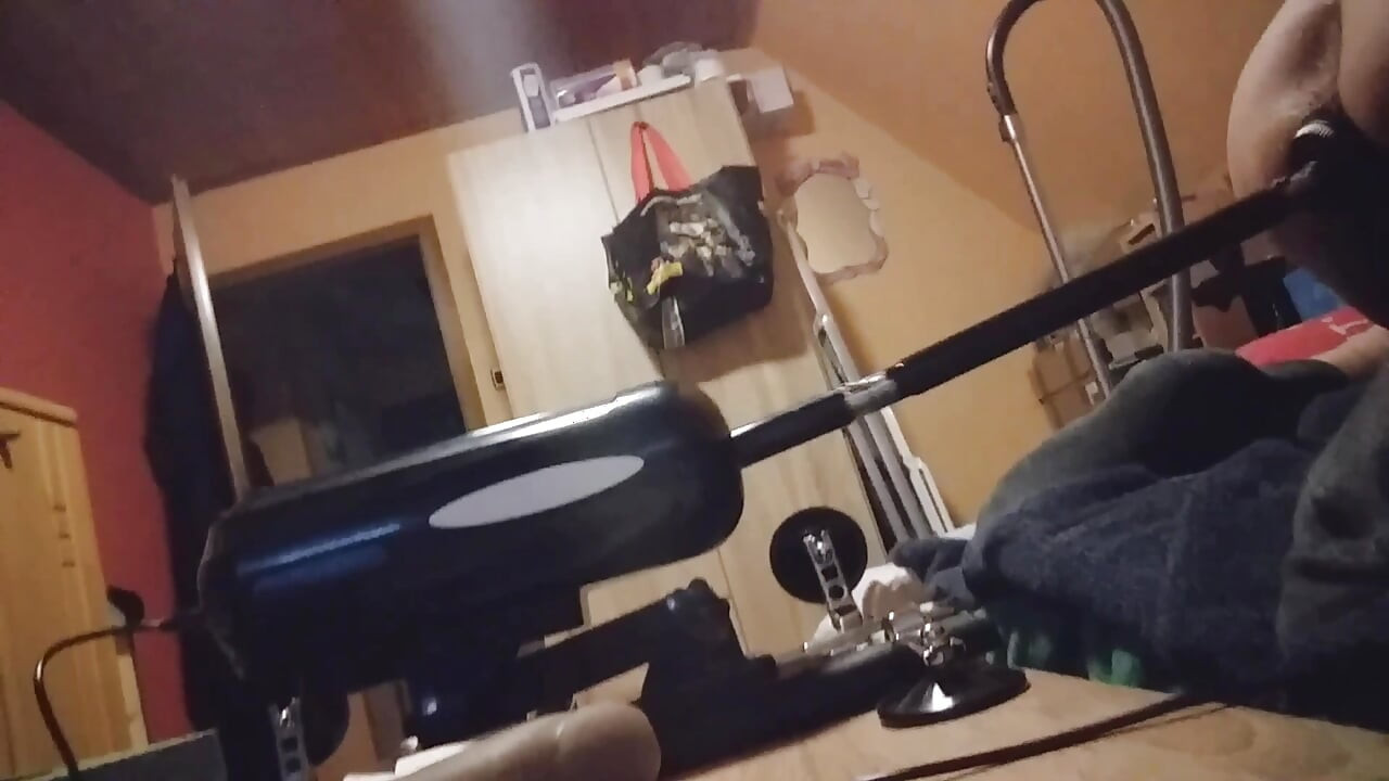 荡妇接受肛交训练