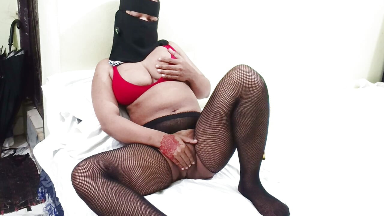 Husband and wife wearing neckcaps in new hot dresses
