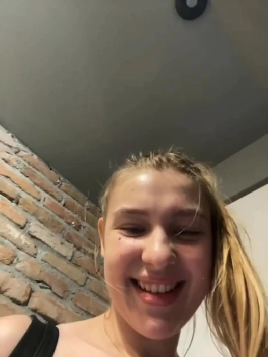 Öffentliches squirting im fitnessstudio mit jucielussie