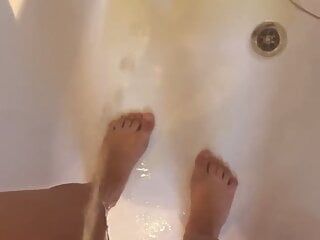 Pinkeln in der Dusche
