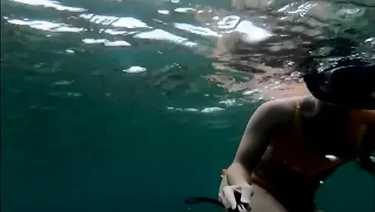 Snorkel Slut: Tight Bikini, Dive Mask & Underwater Fin Tease