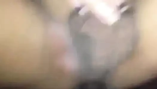 travesti EMANUELLE DAYMON transando sem camisinha na pelo