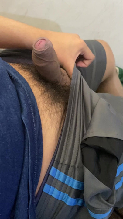 מראה את הפין