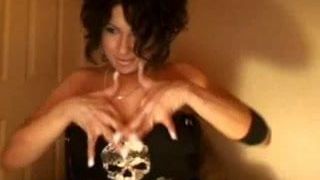 Webcams 2014 - sexy tengere brunette speelt met een dildo