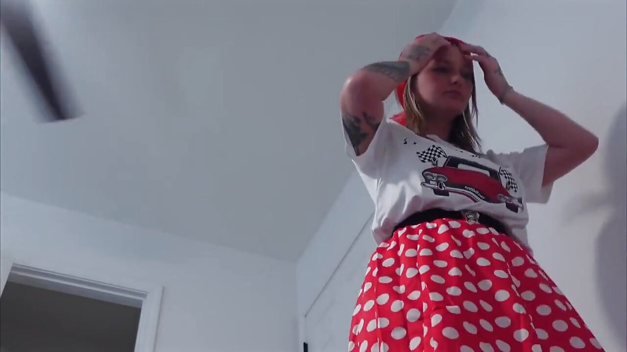 Peyton's Sultry '50s Giantess Fantasy 4K POV Tiny Thrills Await!