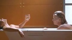 苏西波特和凯莉麦吉利斯在淋浴tata tota女同性恋者