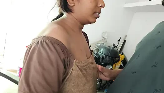 Dhire dhire davar aapne bhabhi ke boobs kiss kiya aaur bhabhi khush ho gai.