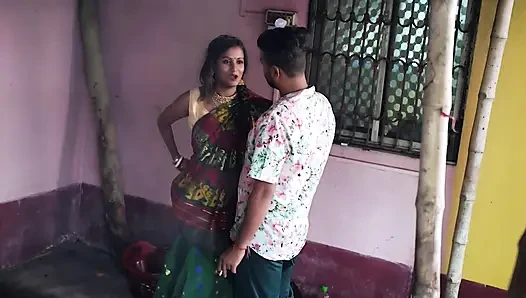 Step son ke samne hi uski step mother ko chod diya