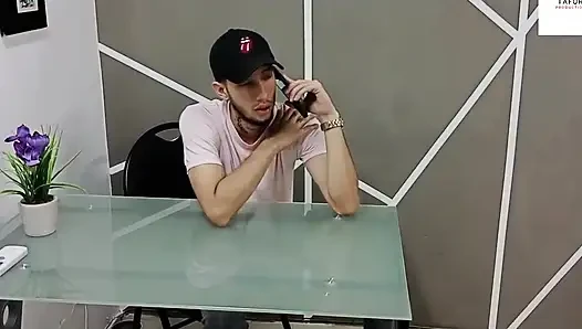 Ayah tiriku yang sange selalu mencari alasan untuk nyepong kontolnya karena hot banget - cerita lengkap