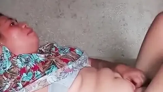 Bana sikişen bir bebek gibi davranıldı