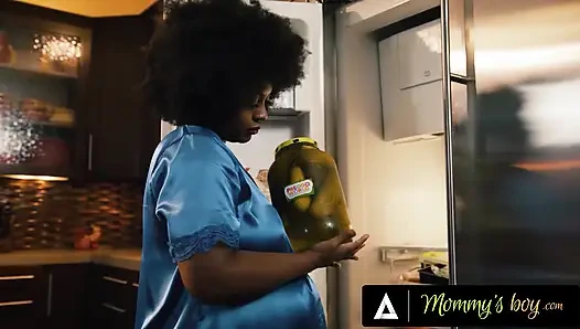 Kesayangan ibu - gadis hamil dientot habis-habisan di tengah malam sampai dicrot di dalam