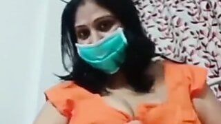 Caliente india bhabhi hace desnudo show
