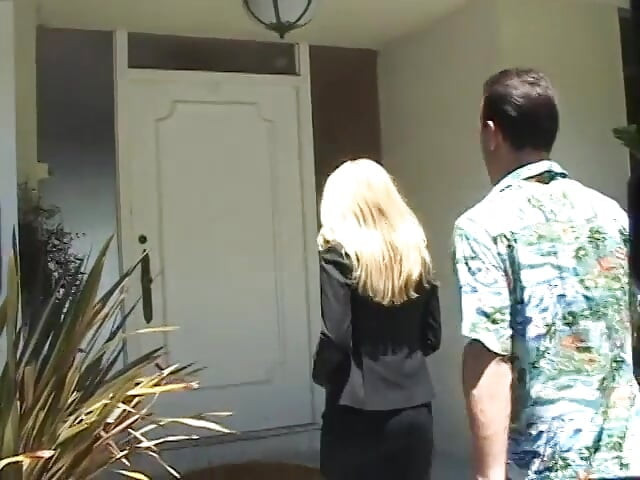 Blonde mature outdoors sucks and swallows the cum with pleasure