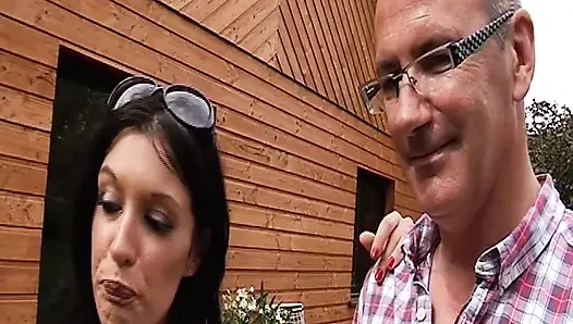 Amateur-MILf aus frankreich zeigt ihre blowjob-fähigkeiten