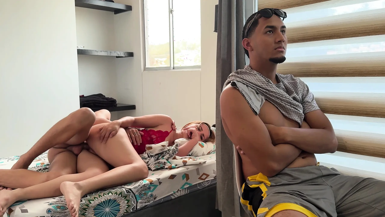 I Take Advantage Of The Fact That My Husband's Cuckold Is Distracted So That My Stepson Can Fuck Me By The Rich Ass.