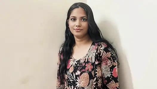 DESI MODEL SATISFIED HER DIRECTOR