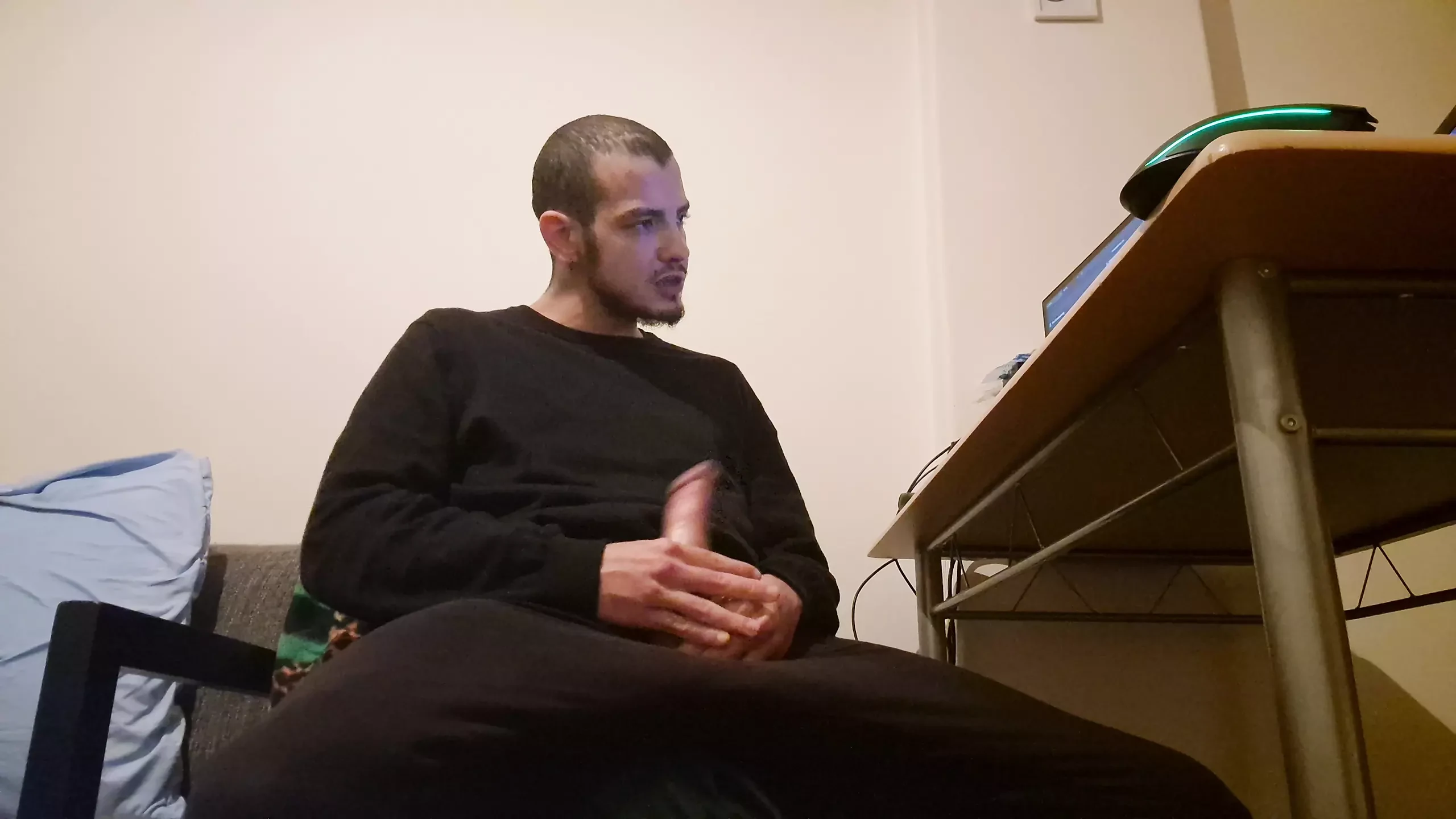Palle piene di sperma finalmente trattenute
