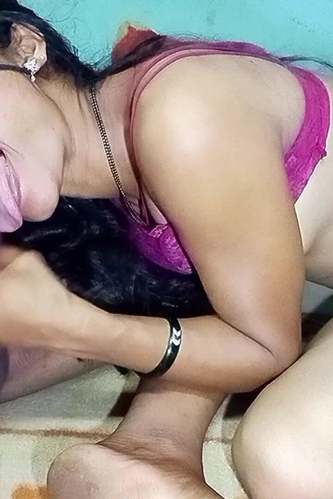 Kakak ipar india yang super seksi lagi asik dengan gaya yang berbeda - bagian 3