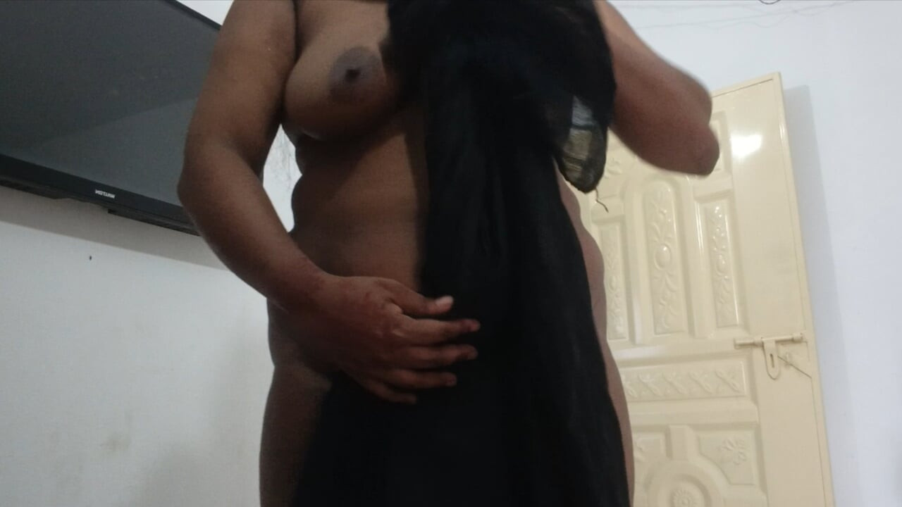 Hot solo girl showing her perfect body