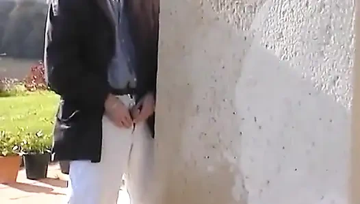Bir çift evde sikişirken gözetleniyor