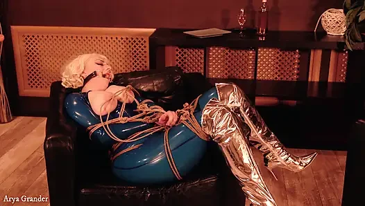 Lateks esaret kaçış videosu: arya grander seksi mastürbasyon
