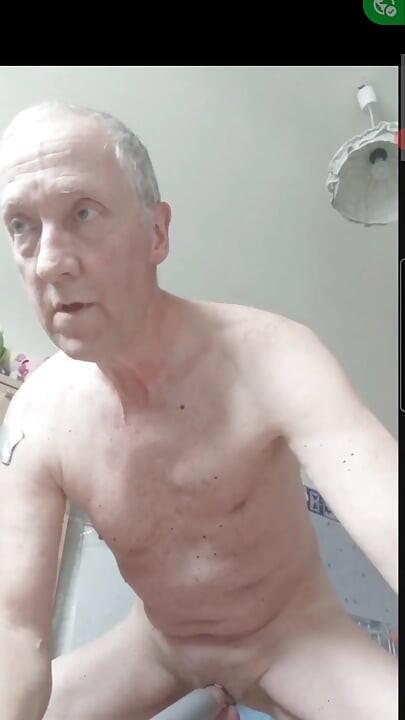 GRAZY VACUUMCLEANER MILKING HANDSFREE SEXSHOW BIG DICK CUMSHOT
