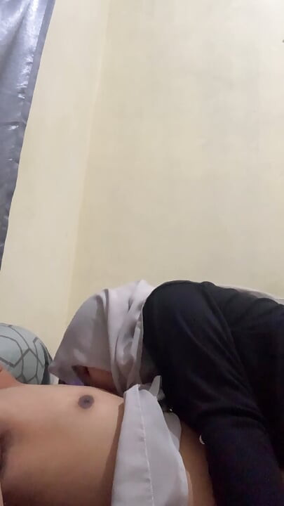 Hyper Hijab Wants To Be On Top