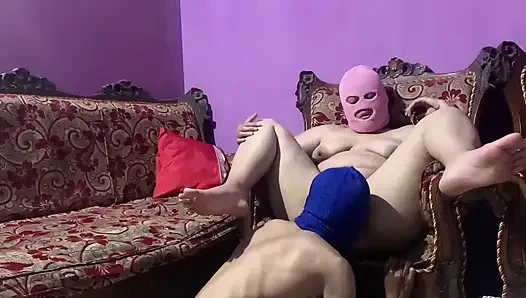 Echt!! Betrügen im wohnzimmer mit der ehefrau eines nachbarn