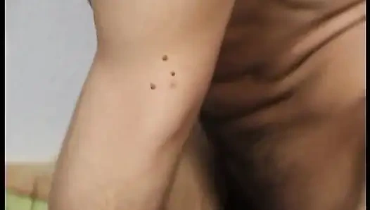 Zwei geile reife befriedigen einen großen schwanz