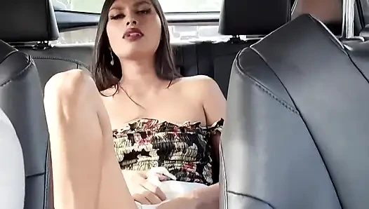 Yalnız orta yaşlı seksi kadın