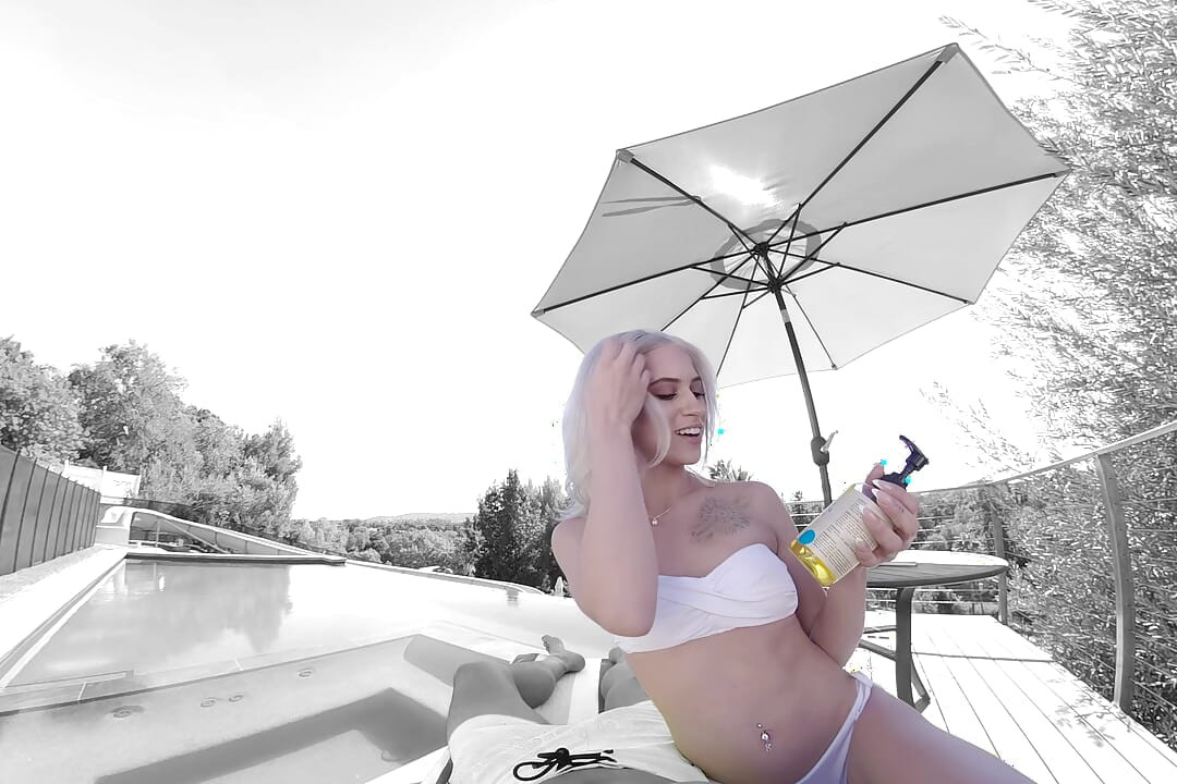 Passthroughvr Kiara Cole pokušava da uradi sve što je u njenoj moći da te izluđuje i ludo napali