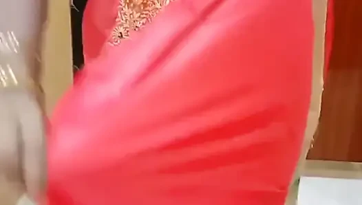 Desi tamilische, dusky ehefrau verführt stier in roter unterwäsche - nippelspiel, cuck beobachtet! Indianhotwifex
