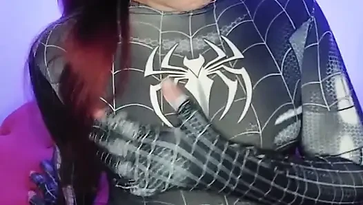 Spider-Gauchi tekrar harekete geçti! Süper takımımın altında ne olduğunu görmek ister misin?