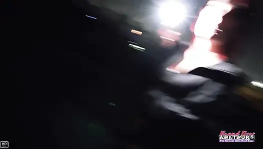 Scarlet foxx si tante rambut merah lagi asik ngocok kontol penuh gairah!