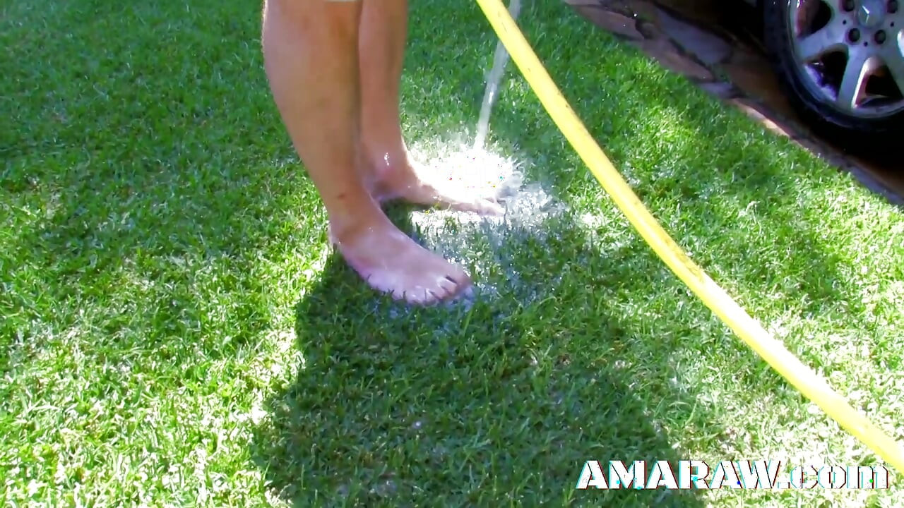 Si rambut coklat Soraya Terry mendominasi seorang lelaki botak