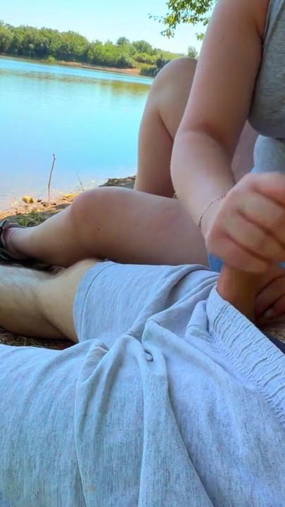 Risky HANDJOB SLUT BEACH: Dickflash for a Slutty little Bitch and She can't resist to make me CUM | Clip 1