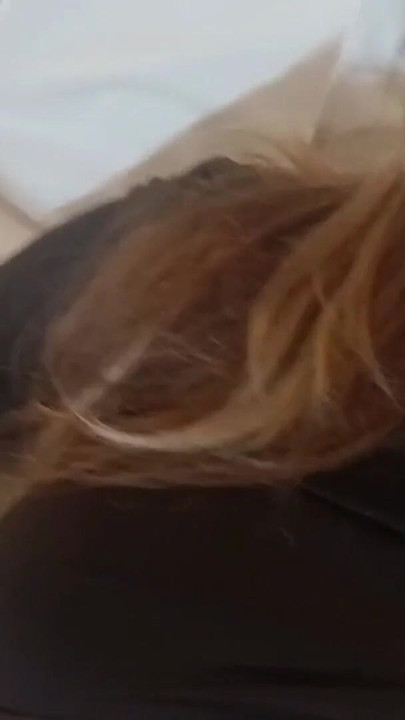 एक सुंदर स्पेनिश लड़की हस्तमैथुन करती है और अपने नए रूममेट द्वारा जाती है !! | क्लिप 1