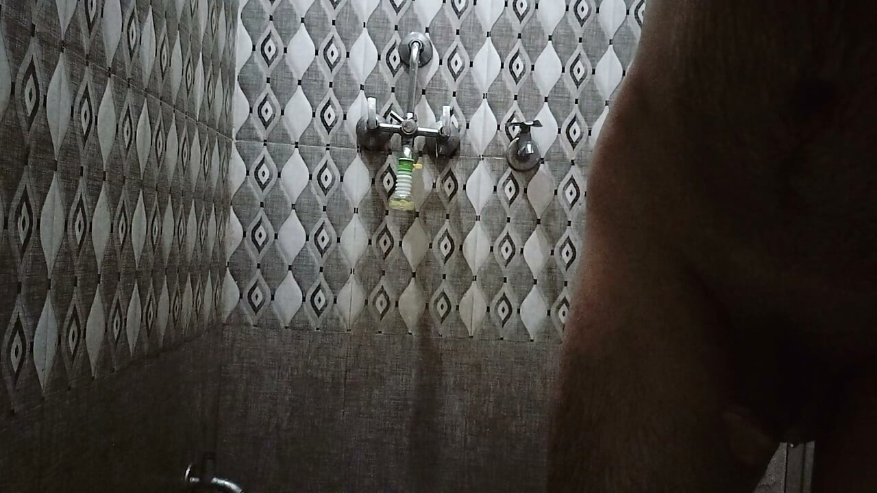 Douche dans la salle de bain