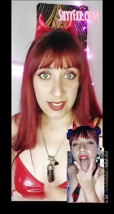 Shyyfxx humiled Este pau curto a pedido dele! JOI Femdom