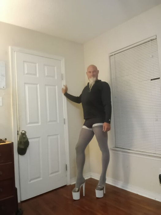 Siyah üzerine beyaz