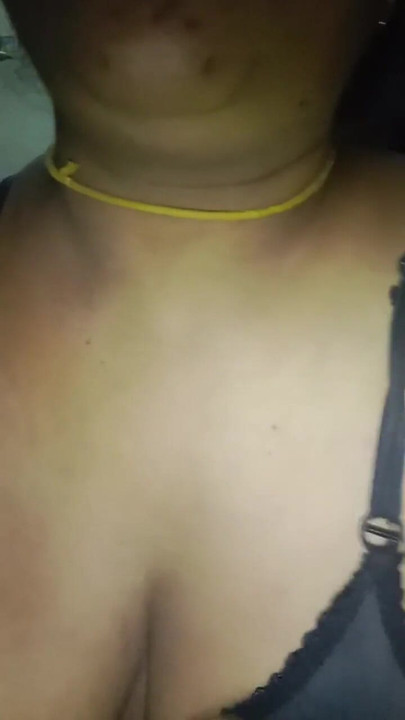 said her leg hurt, so I let her go and then she spread her pussy and then she seduced me by talking sexy. | Clip 1