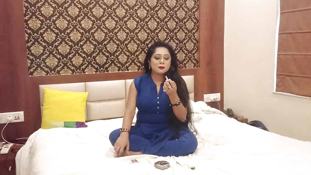 Sexy Indian Hot MILF Lets Friend Play with Her Huge Tits and Wet Pussy