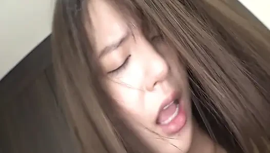 P117G01 Picking up Japanese magazine models on a street corner in Korea! SEX exchange between a neat and clean beautiful body girl and an erotic gap moe!