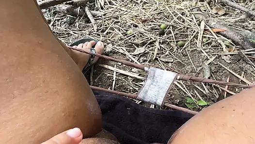 Я непослушная девочка, мне очень нравится чувствовать свои пальцы внутри моей большой влажной вагины, хехе-хе-хе.