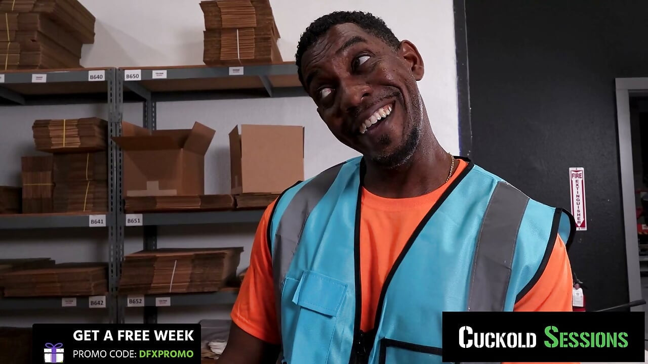 CUCKOLD SESSIONS - Sonny McKinley 在倉庫裡戴綠帽給男友
