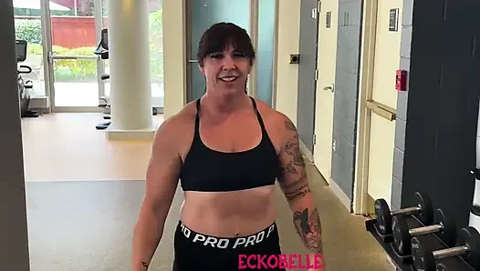 Eckobelle идет домой с CJ из спортзала