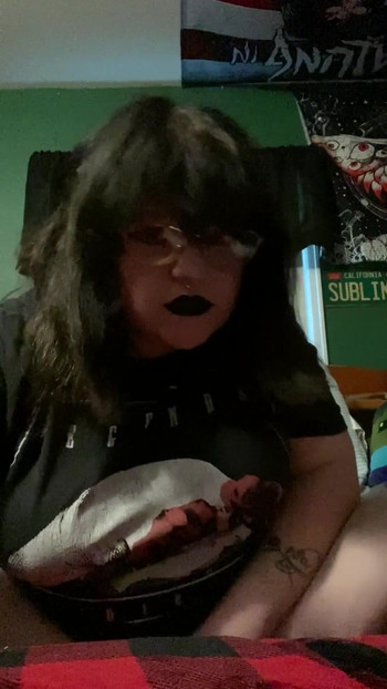 Muss man teilen moment von "goth mädchen wichsanleitung!"