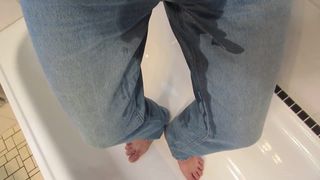 Sikanie w dżinsach