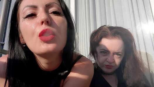Rauchender Fetisch von Domina Nika und Mistress Lara