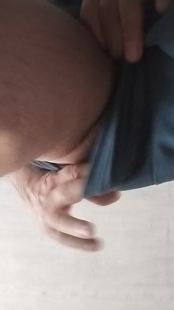 U guzicu